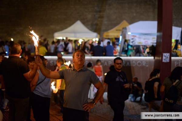 Marxa de torxes al Fossar de les Moreres