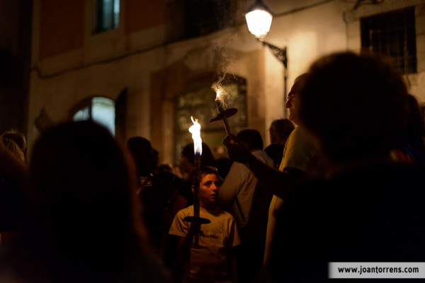 Marxa de torxes al Fossar de les Moreres